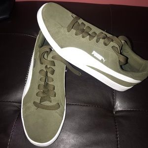 Puma sneakers